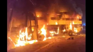 Massive Fire Engulfs Private Bus In Karnataka, 10 Injured | Video