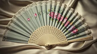 Spanish Bridal Fans: A Century-Old Tradition of Elegance and Meaning
