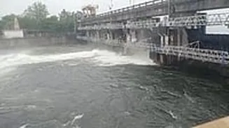 Cyclone Montha Effect: Gates Of Gwalior's Tighra Dam Open After 24 Hours Of Non-Stop Rain; Downpour Predicted Across State--VIDEO