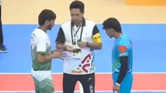 Indian kabaddi team refuse handshake with Pakistan