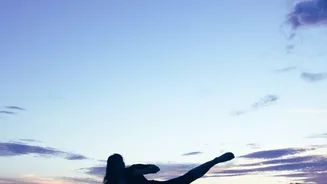 The Sound Of Waves Can Give Beach Tai Chi A Natural Movement Rhythm