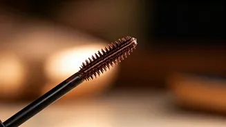 The Soft Glam Trend Starts With Brown Mascara