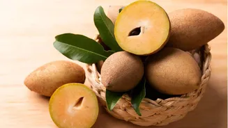Pear or Sapota: Which is better for you