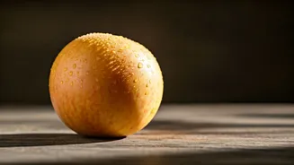 Delhi Food Lovers Should Watch This Fruit