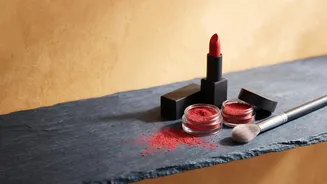 How Blurred Lip Makeup Can Modernise A Classic Red Lip For Festive Dressing