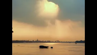 Scattered Rain Persists in Kolkata, Sunny Weather Expected by Mahalaya
