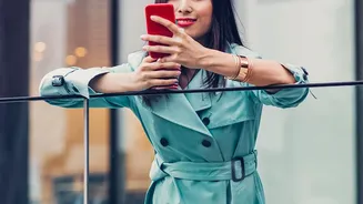 How Young Professionals Start Gold Investments With Just ₹100 Using Mobile Financial Platforms