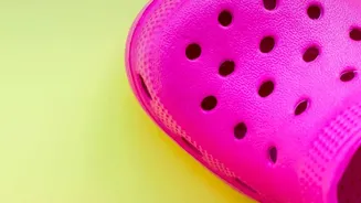 The 2026 Monsoon-Footwear Shift: Practical Flats for Wet Commutes in Focus