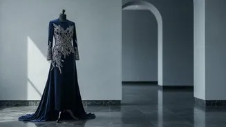 Exhibition-Style Shows Offer a New Way to Understand Couture