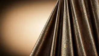 Khushi Kapoor Revives Brocade in Modern Style