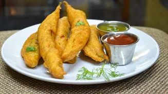 How to make green chilli fritters at home