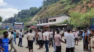 Assam registered vehicles vandalized after Shillong rally, cabs block roads