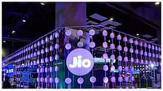 Reliance Jio Users Can Now Receive SMS Messages Over Wi-Fi While Travelling Internationally: Here's How