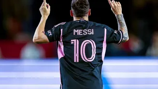 #EXPLAINED: Why does Messi point to the sky?