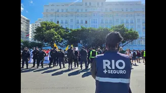 Camelôs protestam em Copacabana contra operação “Tolerância Zero”