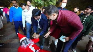 'Santa behosh ho gaye': AAP's skit mocks BJP over pollution