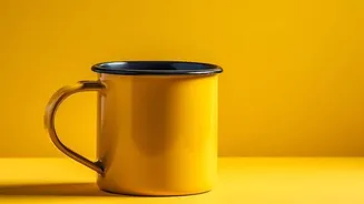 This is how you can upcycle old tin mugs