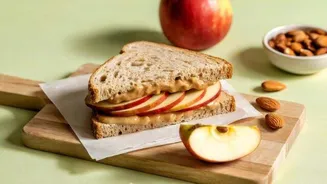 Quick fix: Almond sandwiches with honey