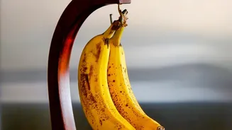 The Science of Using Apples to Ripen Bananas at Home