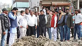 Indore News: Mayor Reviews Malviya Nagar Master Plan Road