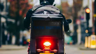 Why Two-Wheeler Ownership Is Increasing Among City Youth Navigating Unpredictable Traffic Patterns
