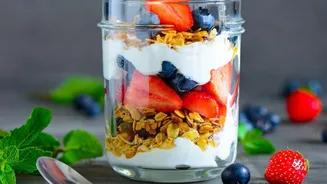 Quick Berry Parfait With Fruit And Yoghurt: What Fresh Or Frozen Fruit Actually Means