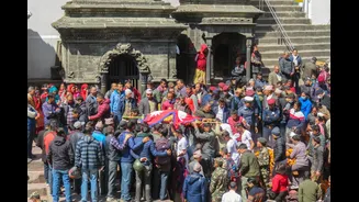 Indian volunteers deliver aid to isolated Nepal flood-hit areas
