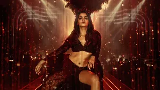 Alia is a cabaret star in 'Love&War' posters