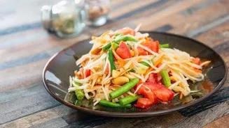 Quick and healthy: Raw papaya salad