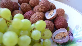 Grapes v/s lychee: Which fruit is more hydrating?