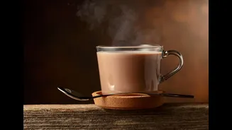 Chocolate quente de micro-ondas: a receita de 2 minutos que fica igual à de cafeteria
