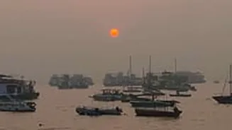 Mumbai Sees Last Sunrise Of 2025, Golden Dawn Witnessed At The Gateway Of India; Watch Video