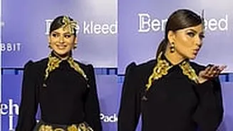 'Urva'- Chiiiiii: Fans Mock Urvashi Rautela As She Receives Award At Himesh Reshammiya's Concert In Mumbai