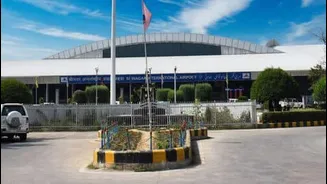 Srinagar Airport halts passenger flights Mon-Tue Jul1-Sep30 for runway repairs