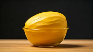 The Viral Glass Mango Peeling Method Is Flooding Feeds