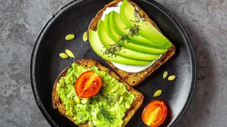 Why Avocado And Tomato Are Easy Partners In Simple Home Cooking