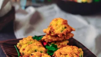 How Steamed Delicacies And Spicy Fritters Bring Rainy Season Comfort To Online Audiences