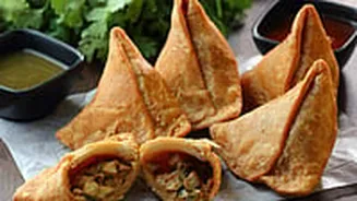 ₹20 Samosa Could Cost You ₹3 lakh Medical Bill; Here's How