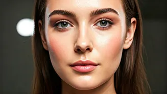 The Minimal Makeup Trend Isn't Standing Still