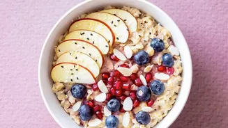 A Yoghurt Bowl Can Carry Fibre Through Oats and Seeds