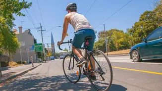 What's urban cycling and what are its advantages?