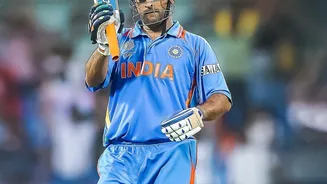 Why did Dhoni promote himself in 2011 World Cup final?