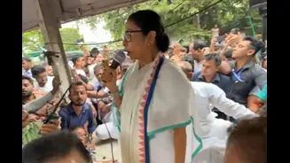 High Drama In Kolkata: Mamata Banerjee Leads Protest Over Attack On Party Leaders | Video