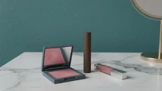 Brown Mascara, Soft Blush And Glossy Lips: The New Everyday Makeup Formula