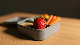 Boy's Heartwarming Lunchbox Surprise: Saving the Best for Mom