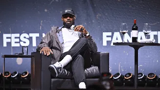 LeBron James confirma acerto com Philadelphia 76ers
