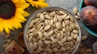 How to make delicious salads with figs + sunflower seeds