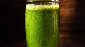 How adding leafy greens to cold-pressed juices reduces blood sugar spikes compared to pure fruit extracts