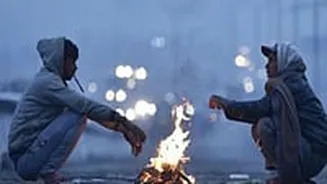 Delhi's Air Quality Remains 'Very Poor' with AQI At 358 Amid Intensifying Cold Wave