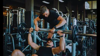 Musculação: desempenho melhora quando força e controle trabalham juntos